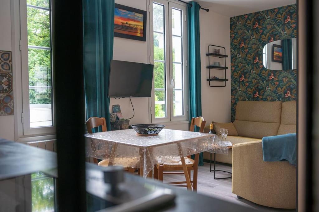 Gite Le Doris Avec Place De Stationnement Privee Incluse Étretat Esterno foto